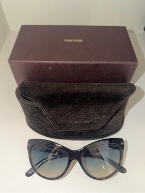 Tom Ford - Lilly 56 mm modified cat eye sunglasses
